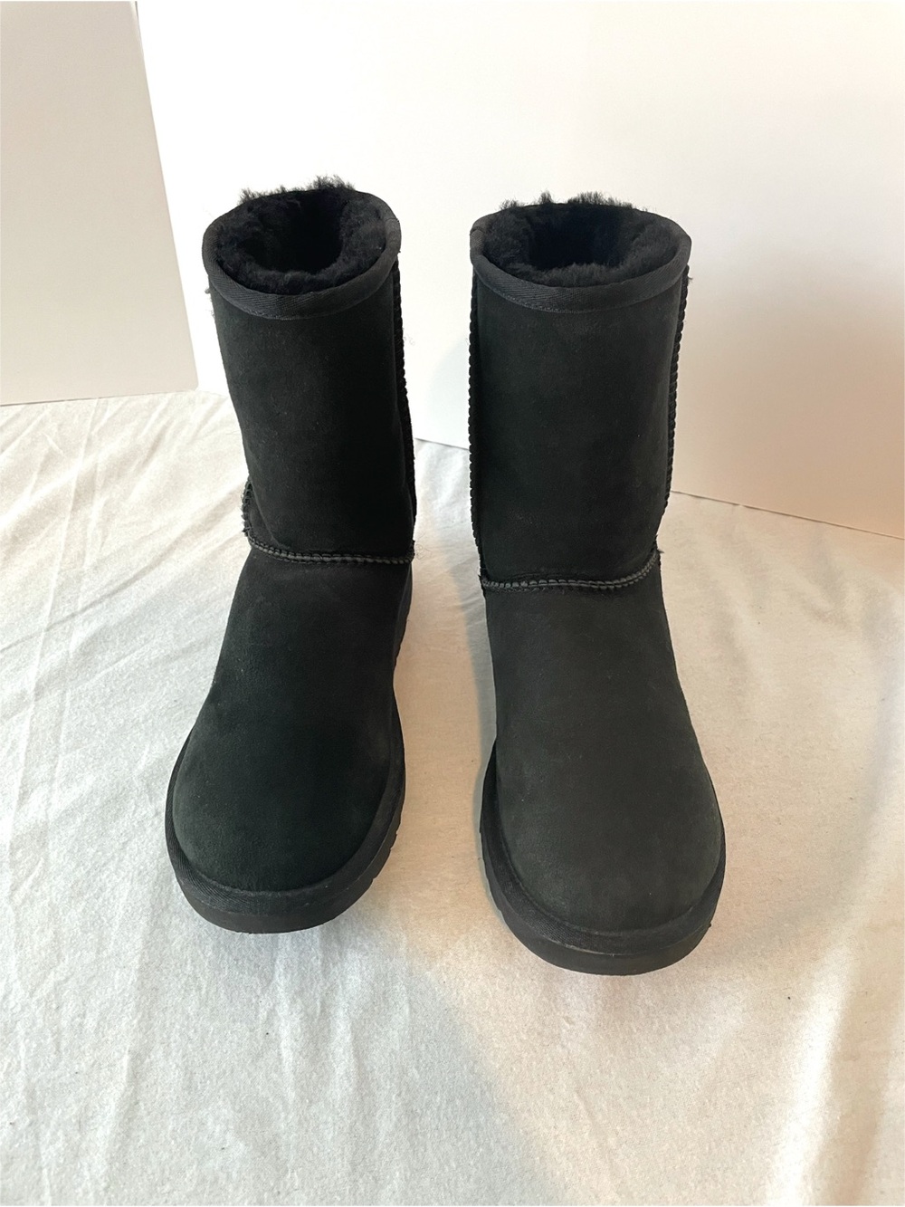 UGG Women’s Black Suede Shearling Lined Mid-Calf Pull-On Boots US 9